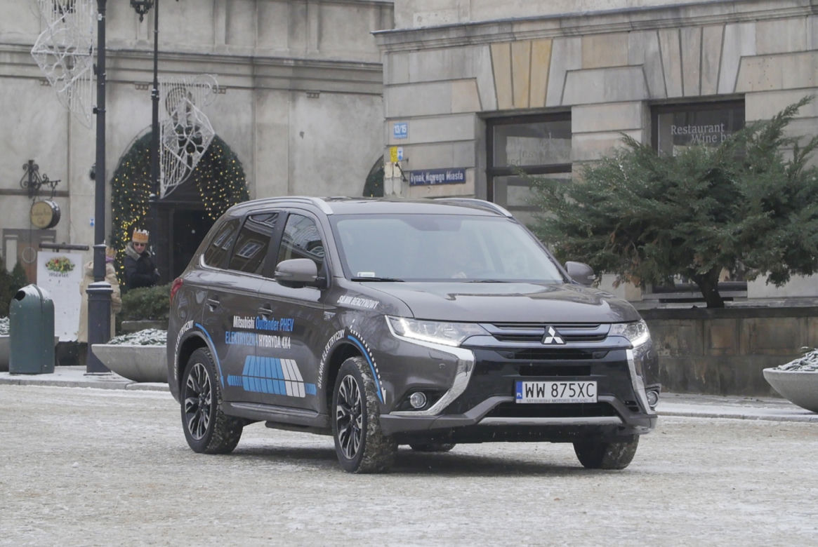 Mitsubishi Outlander PHEV lifting 2016
