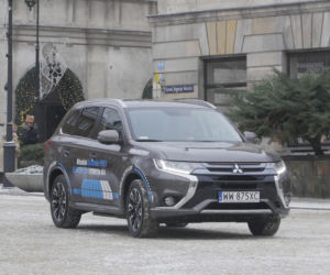 Mitsubishi Outlander PHEV lifting 2016