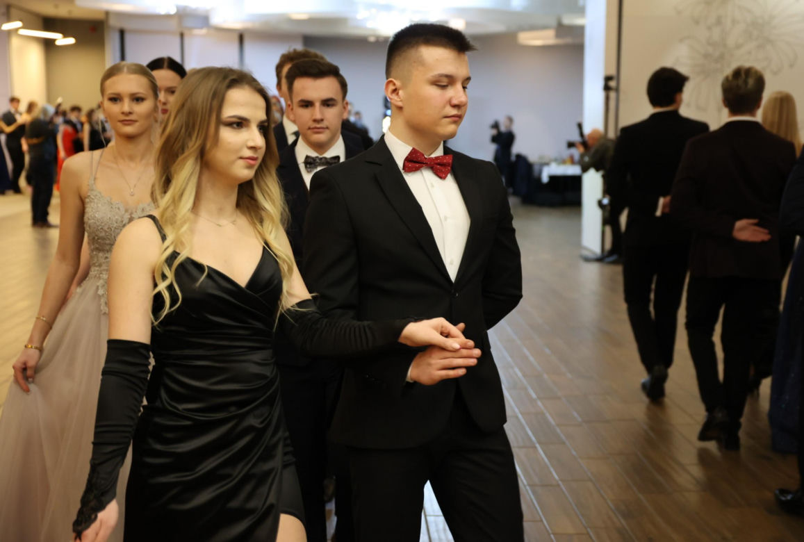 Studniówka Zespołu Szkół Elektronicznych w Lublinie. Tak bawią się tegoroczni maturzyści! 