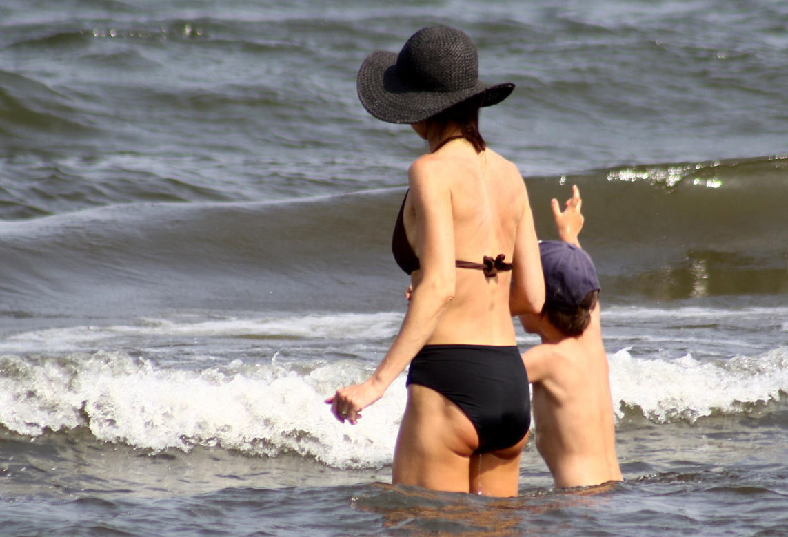Marta Kaczyńska na plaży w Sopocie
