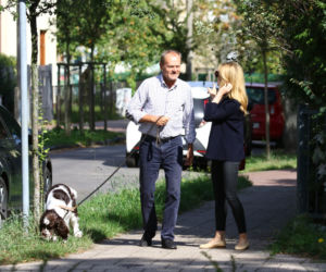 Tusk sprząta po psie