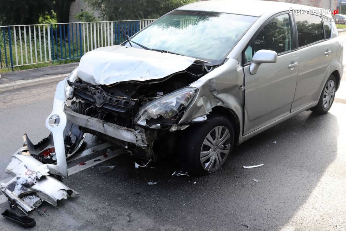 Tragiczny wypadek w Krzepicach. Zginęła pasażerka mini cara