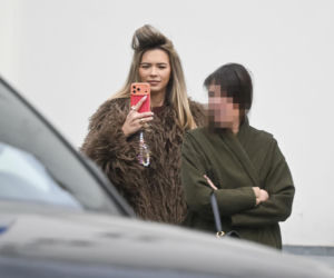 Sandra Kubicka w wałku na głowie