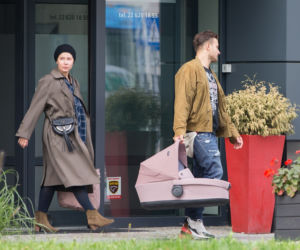 Piotr Stramowski i Katarzyna Warnke pierwszy spacer z dzieckiem