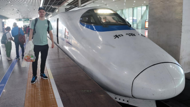 Polak wsiadł do pociągu w Chinach. Kiedy porównał czas podróży z Polską, nie dowierzał