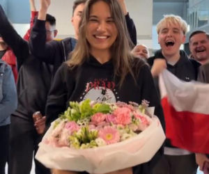 Alicja Szemplińska na lotnisku