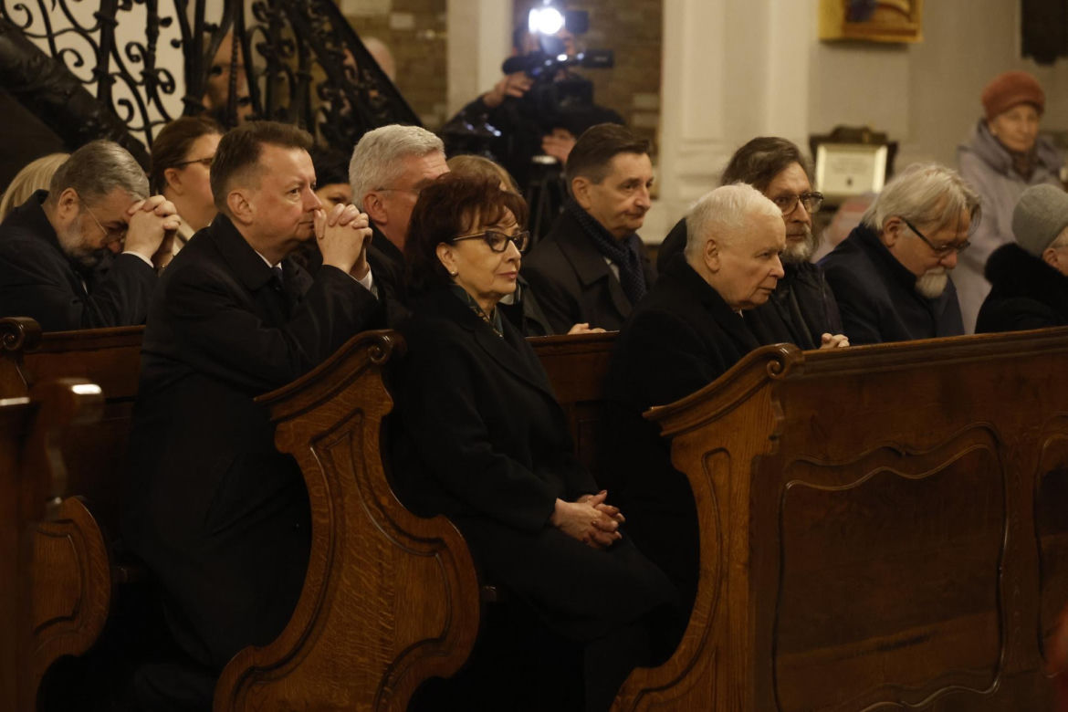 Jarosław Kaczyński z posłami na mszy św. w intencji Barbary Skrzypek