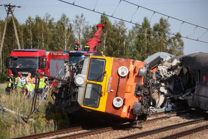 Straty idą w miliony! Katastrofa pociągu pod Przysuchą. PKP PLK wyliczyły koszt zniszczeń