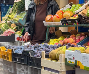 Agnieszka Fitkau-Perepeczko  na bazarku