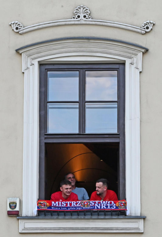 Tłumy kibiców na fecie Wisły Kraków po awansie do Ekstraklasy. Znajdź się na zdjęciach!
