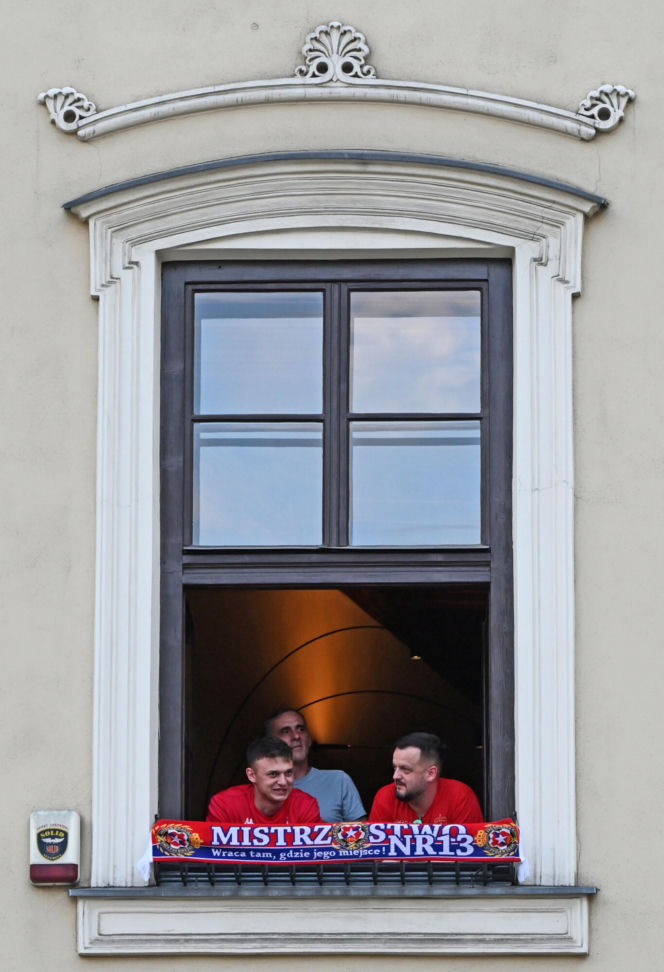 Tłumy kibiców na fecie Wisły Kraków po awansie do Ekstraklasy. Znajdź się na zdjęciach!
