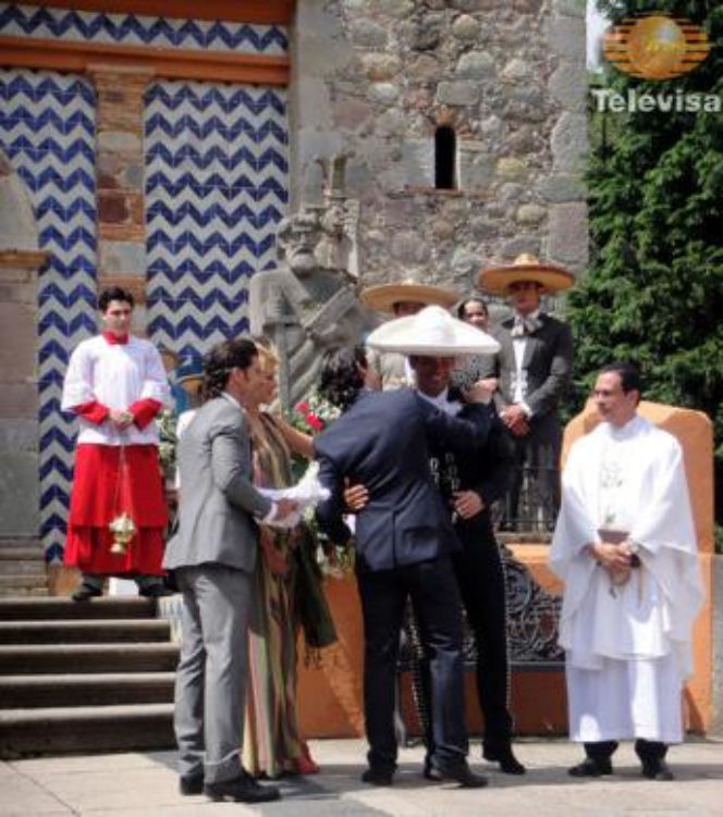 Nieposkromiona miłość (Amor bravio). Ślub Camili (Silvia Navarro) i Daniela (Cristian de la Fuente)