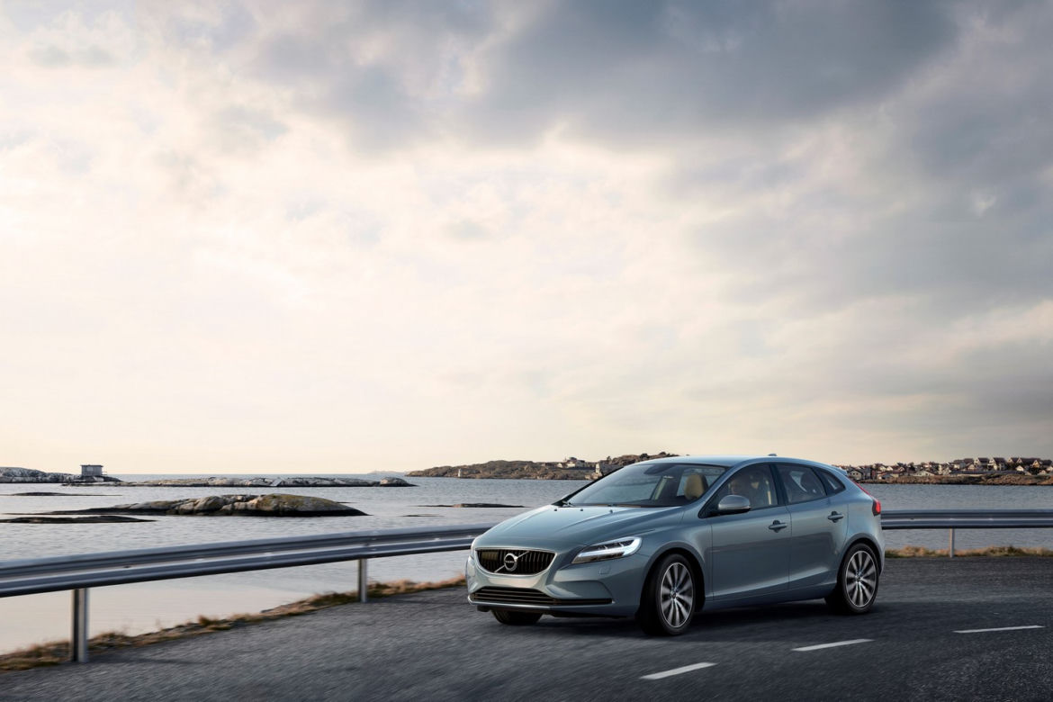 Volvo V40 lifting 2017