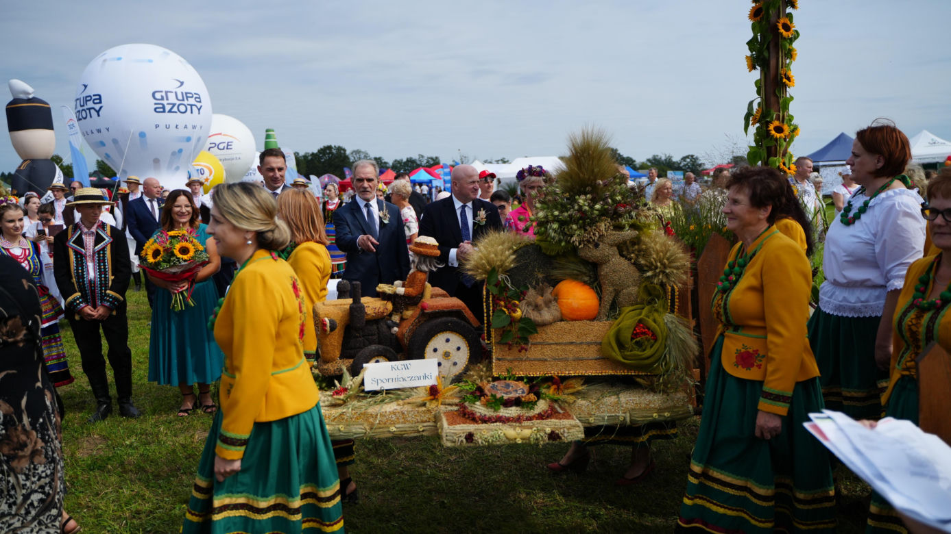 Zenek i upał rozgrzały publiczność. Tak wyglądały Dożynki Wojewódzkie 2023 w Radawcu