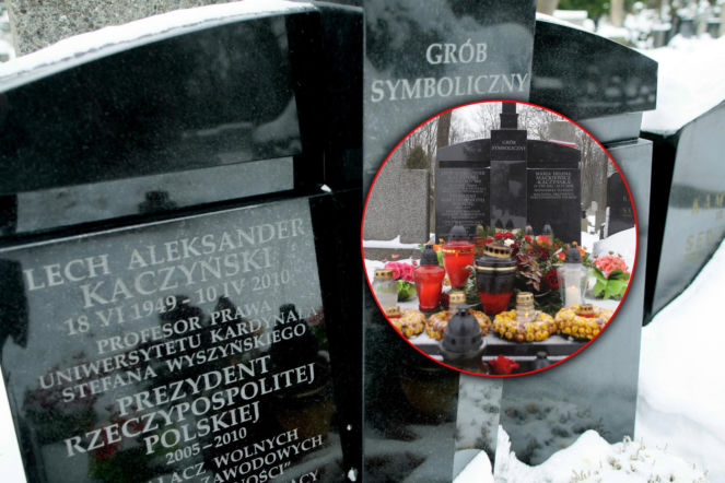 Groby rodziców Kaczyńskiego. Pomnik matki wznosi się nad Starymi Powązkami. Ojciec pochowany jest w innym miejscu i ma skromny nagrobek