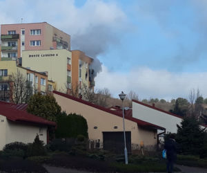 Pożar mieszkania na ul. Monte Cassino w bydgoskim Fordonie! Konieczna była ewakuacja mieszkańców! [AKTUALIZACJA, ZDJĘCIA]