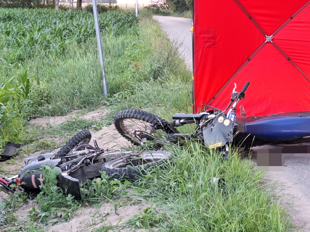 Potworne zderzenie motocyklistów. Ratownicy godzinę walczyli o życie 18-latka