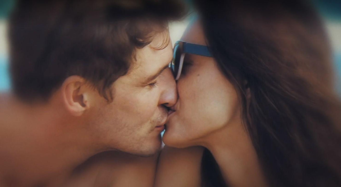 M jak miłość. Marcin (Mikołaj Roznerski), Iza (Adriana Kalska)
