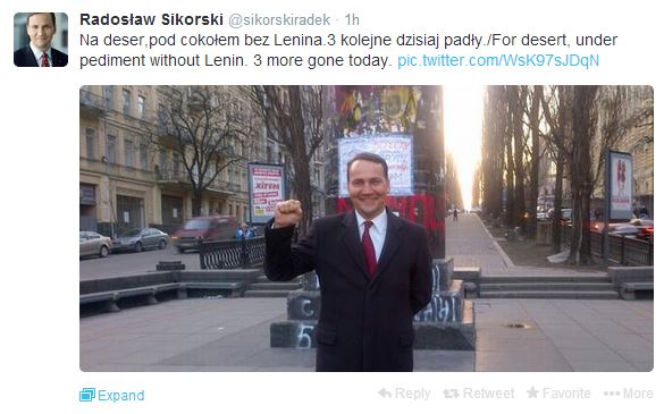 Sikorski twitter