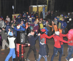 Dobre Miasto: V Jubileuszowa Karnawałowa Noc Morsów. Przyjechało ponad 400 osób z całej Polski [ZDJĘCIA]