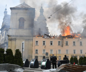 PILNE! Rosjanie zaatakowali pełne cywilów centrum Lwowa! Są nagrania
