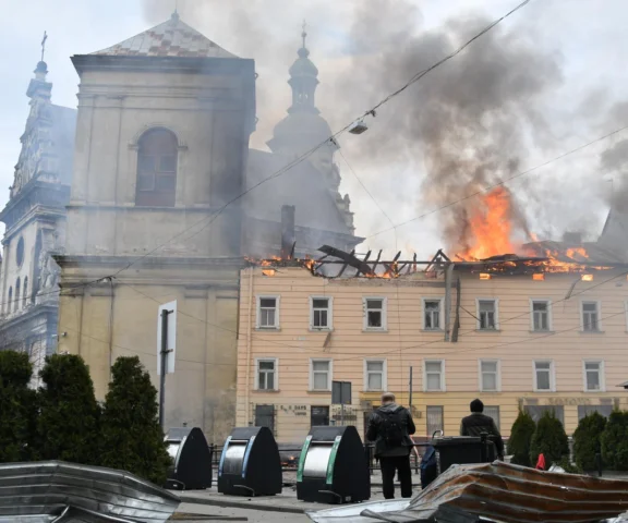 Rosja atakuje Lwów w biały dzień! Ważne dla Polski miejsca