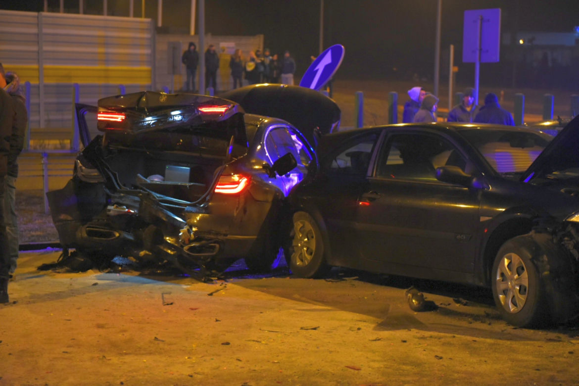 Antoni Macierewicz miał wypadek - jechał limuzyną BMW 750Li xDrive