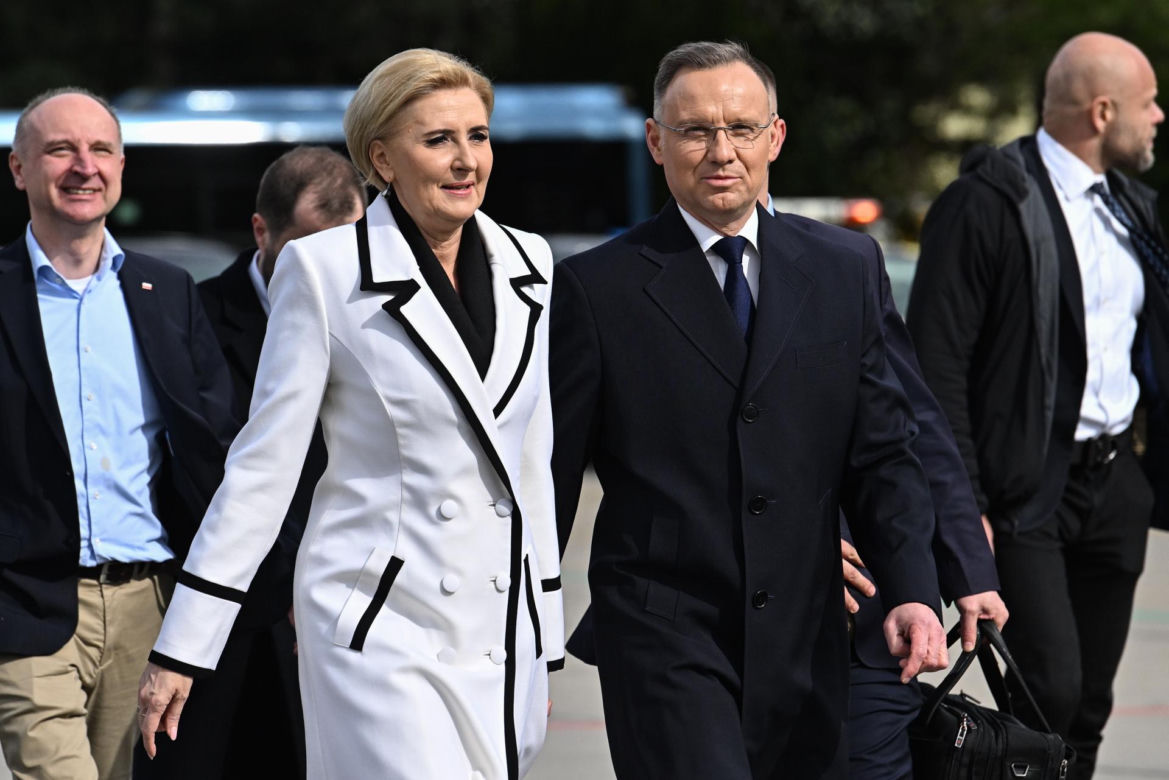 Andrzej Duda w Nowym Jorku czyta "Super Express"