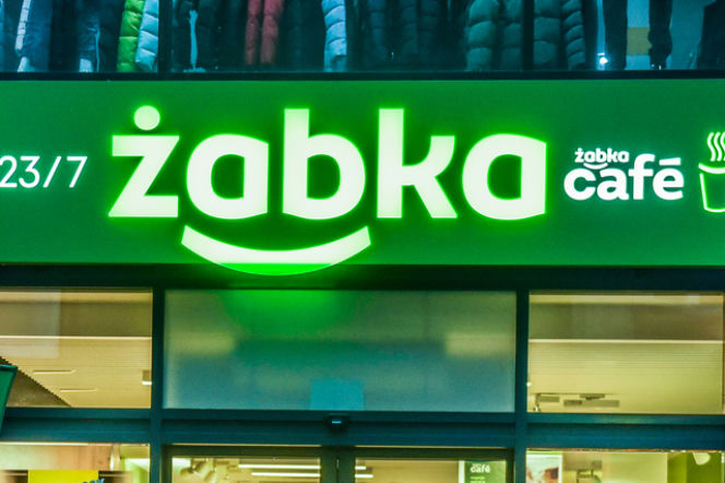 Sieć sklepów Żabka sprzedana