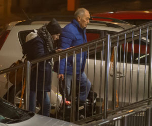 Karol Strasburger odebrał żonę i corkę ze szpitala 