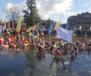 IX Dadajowy Zlot Morsów: Mikołajem możesz być cały rok 