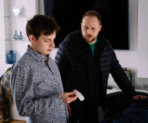 Na Wspólnej odc. 3275. Tomek (Krzysztof Chodorowski), Paweł Wójcik (Grzegorz Kwiecień)