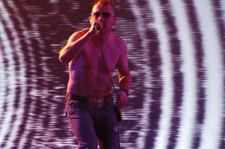 Maynard James Keenan (Tool) o awanturze o zaimki. Zaskakujące stanowisko