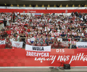 Mecz Polska – Nigeria. Tłumy na Stadionie Narodowym i gorący doping dla drużyny Jana Urbana