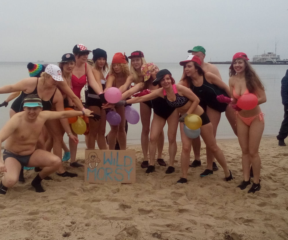 Grupa Wild Morsy przed wejściem do wody