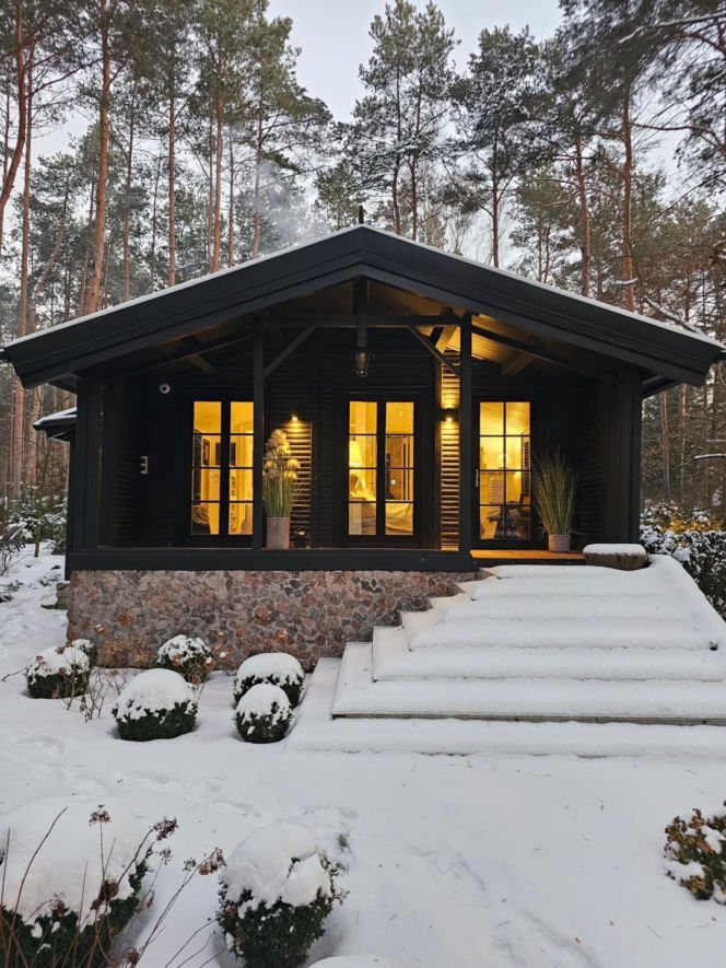 Krzysztof Miruś wyremontował leśny dom, który należał do Jerzego Połomskiego