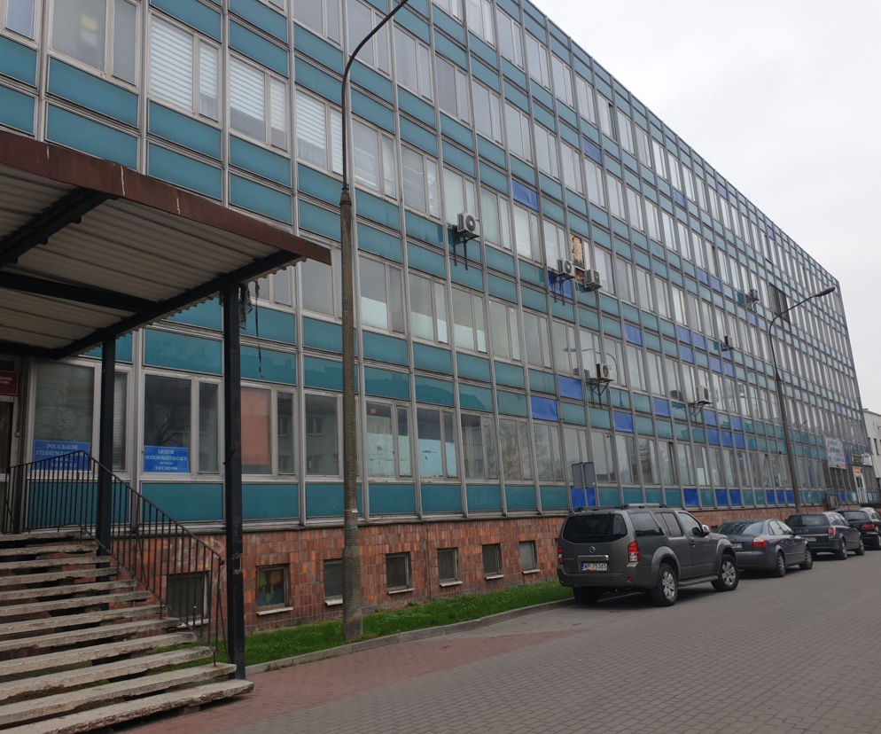 Płock: Muszą się wynieść! Budynek przy 3 Maja w bardzo złym stanie technicznym 