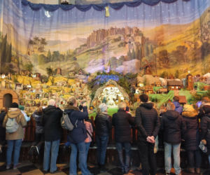 Niezwykła ruchoma szopka w Krakowie robi furorę! Ma ponad 100 figurek, a jej historia sięga 800 lat