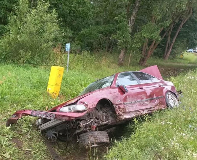 W Pruszynie- Pieńkach auto wypadło z trasy