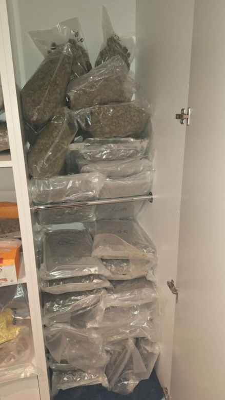 Mokotowscy kryminalni uderzyli w narkobiznes. Zabezpieczyli ponad 131 kilogramów narkotyków o wartości blisko 6,7 mln złotych