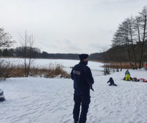 Morsom nad Jeziorem Jezuickim przyglądała się policja