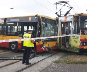 5. Poważny wypadek na rondzie Sybiraków w Łodzi