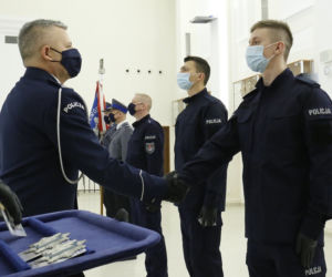 NOWI POLICJANCI w Lubelskiem. 49 funkcjonariuszy złożyło ślubowanie [ZDJĘCIA]
