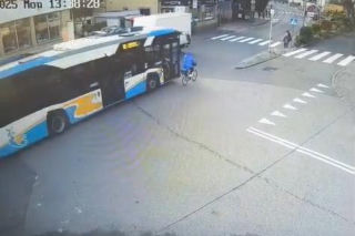 Autobus potrącił 74-letnią rowerzystkę