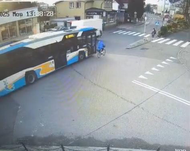 Autobus potrącił 74-letnią rowerzystkę
