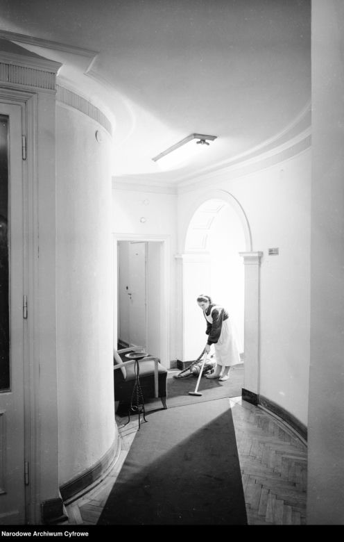 Hotel Warszawa w Prudentialu w latach 50.