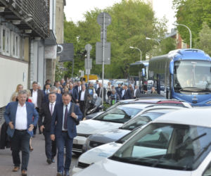 Ujawniamy kulisy posiedzenia klubu PiS w siedzibie partii