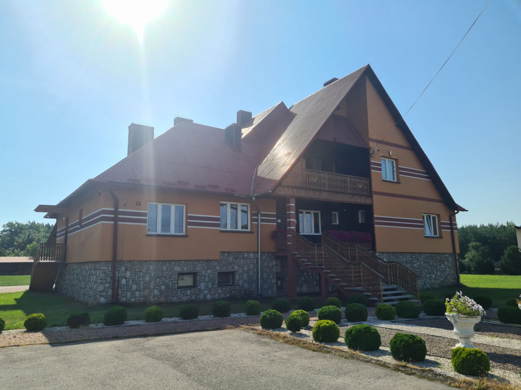Parafia Domostawa. Ksiądz przelał sobie 2 miliony złotych [GALERIA]