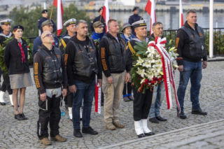 Motocyklowy Marsz Czarnej Brygady. Mundurowy rajd szlakiem 10. Brygady Kawalerii