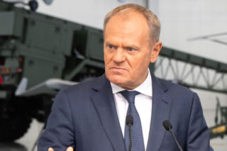 Tusk ostrzega przed nasileniem rosyjskich ataków i zagrożeniem dla Polski. „Przypadkowe” uderzenia dronów mogą sparaliżować NATO